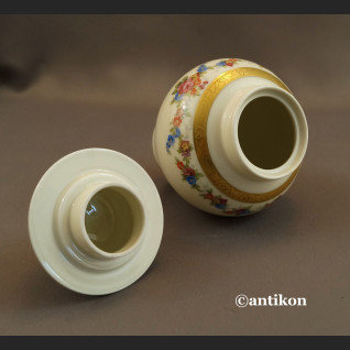 Stary wazon Rosenthal z pokrywą Porcelana Rosenthal wazon z kwiatowym dekorem - 3 Stary wazon Rosenthal z pokrywą Porcelana Rosenthal wazon z kwiatowym dekorem - 3