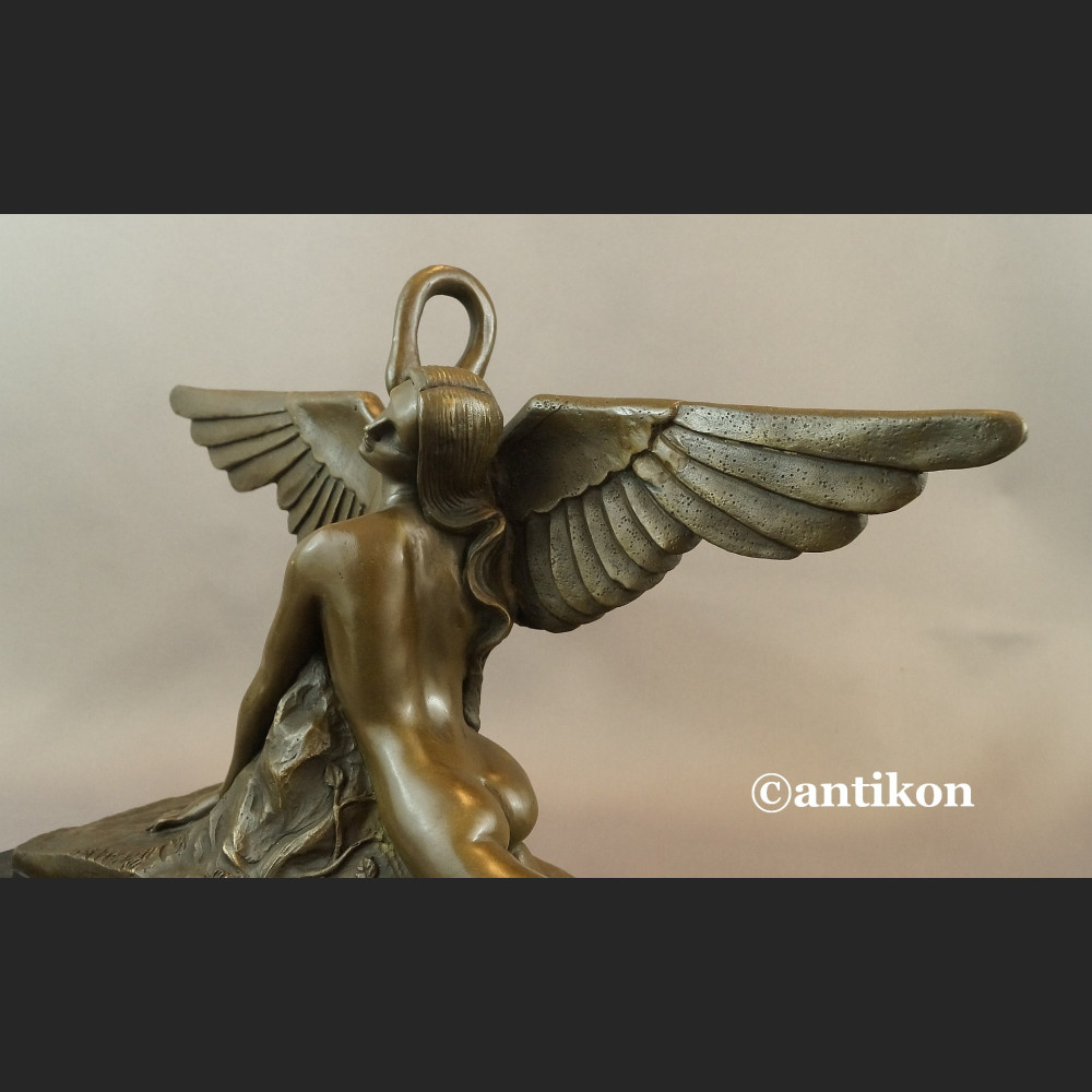 Leda z łabędziem rzeźba w stylu art deko Leda z łabędziem rzeźba w stylu art deko