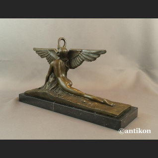 Leda z łabędziem rzeźba w stylu art deco na prezent 