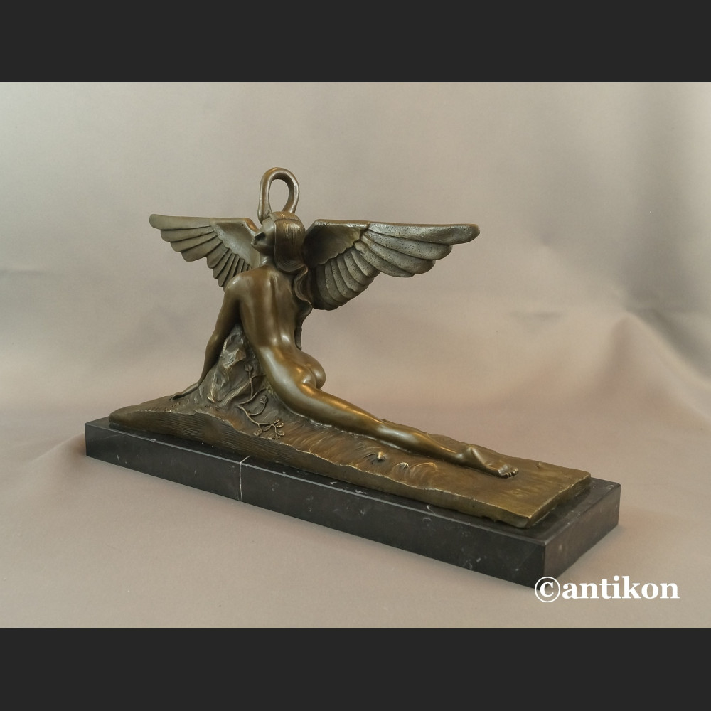 Leda z łabędziem rzeźba w stylu art deco na prezent 