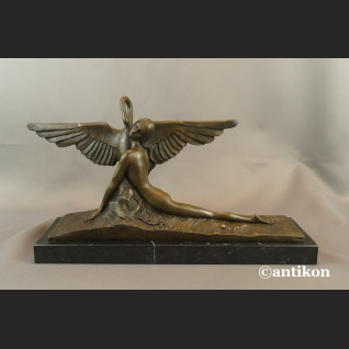 Leda z łabędziem rzeźba w stylu art deko Leda z łabędziem rzeźba w stylu art deko