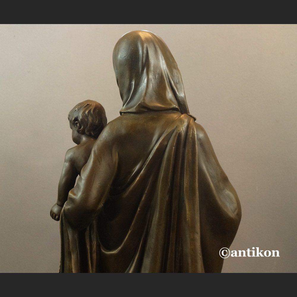 Madonna z dzieciątkiem rzeźba z brązu