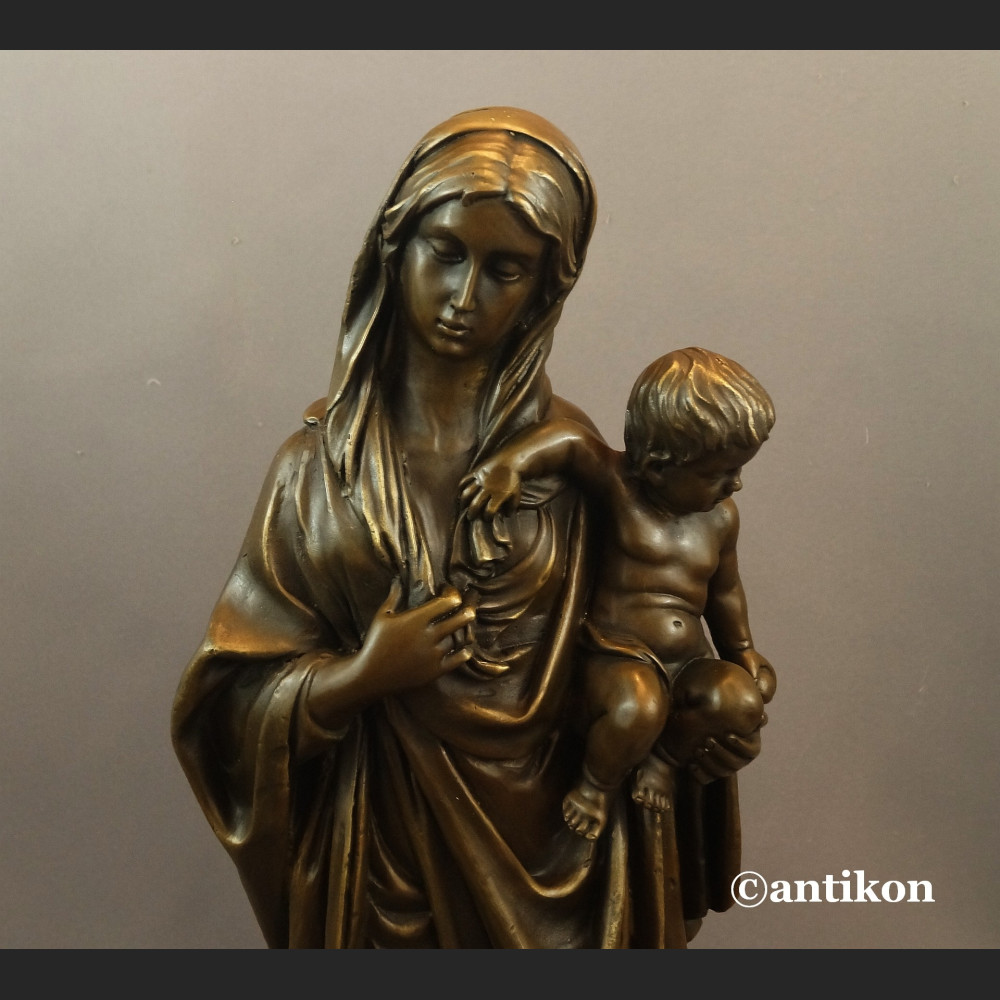 Madonna z dzieciątkiem rzeźba z brązu