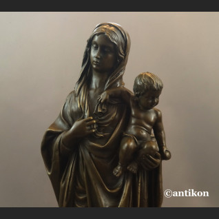 Madonna z dzieciątkiem rzeźba z brązu