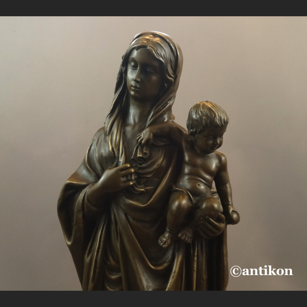 Madonna z dzieciątkiem rzeźba z brązu