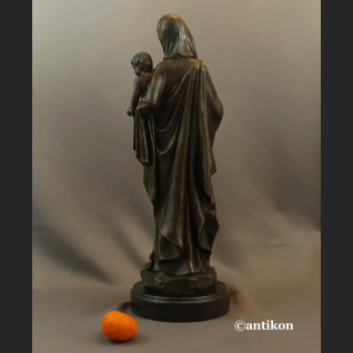 Madonna z dzieciątkiem rzeźba z brązu