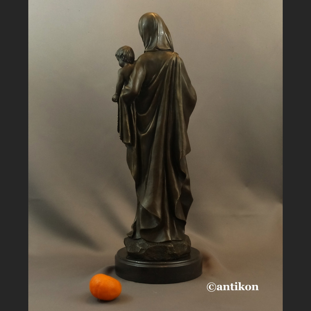 Madonna z dzieciątkiem rzeźba z brązu