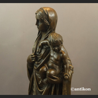 Madonna z dzieciątkiem rzeźba z brązu