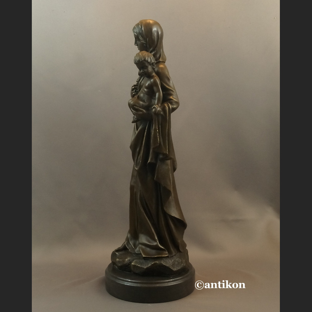 Madonna z dzieciątkiem rzeźba z brązu