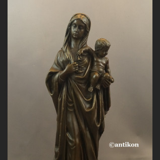 Madonna z dzieciątkiem rzeźba z brązu