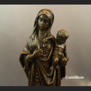 Madonna z dzieciątkiem rzeźba z brązu