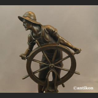 Rybak sternik rzeźba z brązu duży okaz 