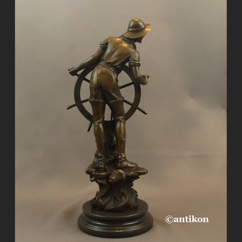 Rybak sternik rzeźba z brązu duży okaz Rybak sternik rzeźba z brązu duży okaz