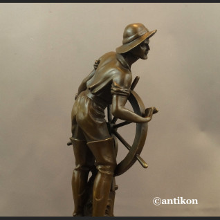 Rybak sternik rzeźba z brązu duży okaz Rybak sternik rzeźba z brązu duży okaz