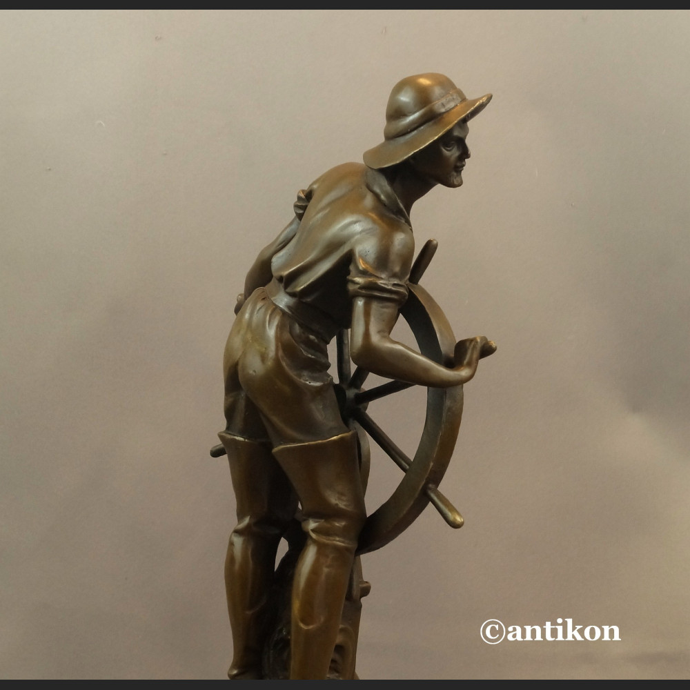 Rybak sternik rzeźba z brązu duży okaz Rybak sternik rzeźba z brązu duży okaz