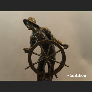 Rybak sternik rzeźba z brązu duży okaz Rybak sternik rzeźba z brązu duży okaz