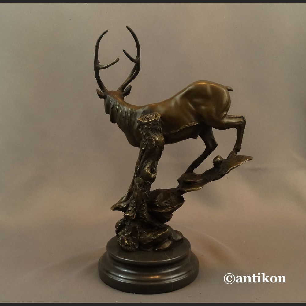 Prezent dla myśliwego rzeźba duża jeleń 