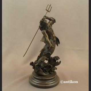 Neptun z trójzębem rzeźba z brązu Posejdon 