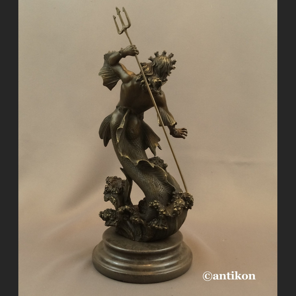 Neptun z trójzębem rzeźba z brązu Posejdon 