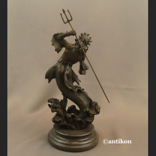 Neptun z trójzębem rzeźba z brązu Posejdon 