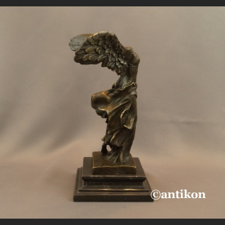 Nike rzeźba z brązu na prezent 