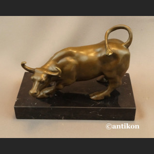 Byk z brązu duża rzeźba z Wall Street