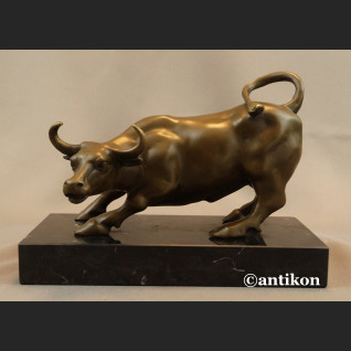 Byk z brązu duża rzeźba z Wall Street