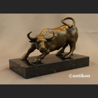 Byk z brązu duża rzeźba z Wall Street