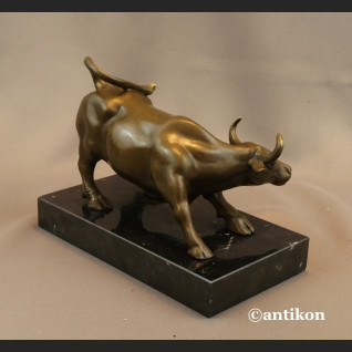 Byk z brązu duża rzeźba z Wall Street