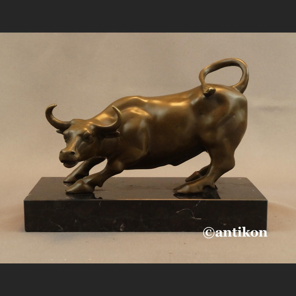 Byk z brązu duża rzeźba z Wall Street