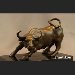 Byk z brązu duża rzeźba z Wall Street