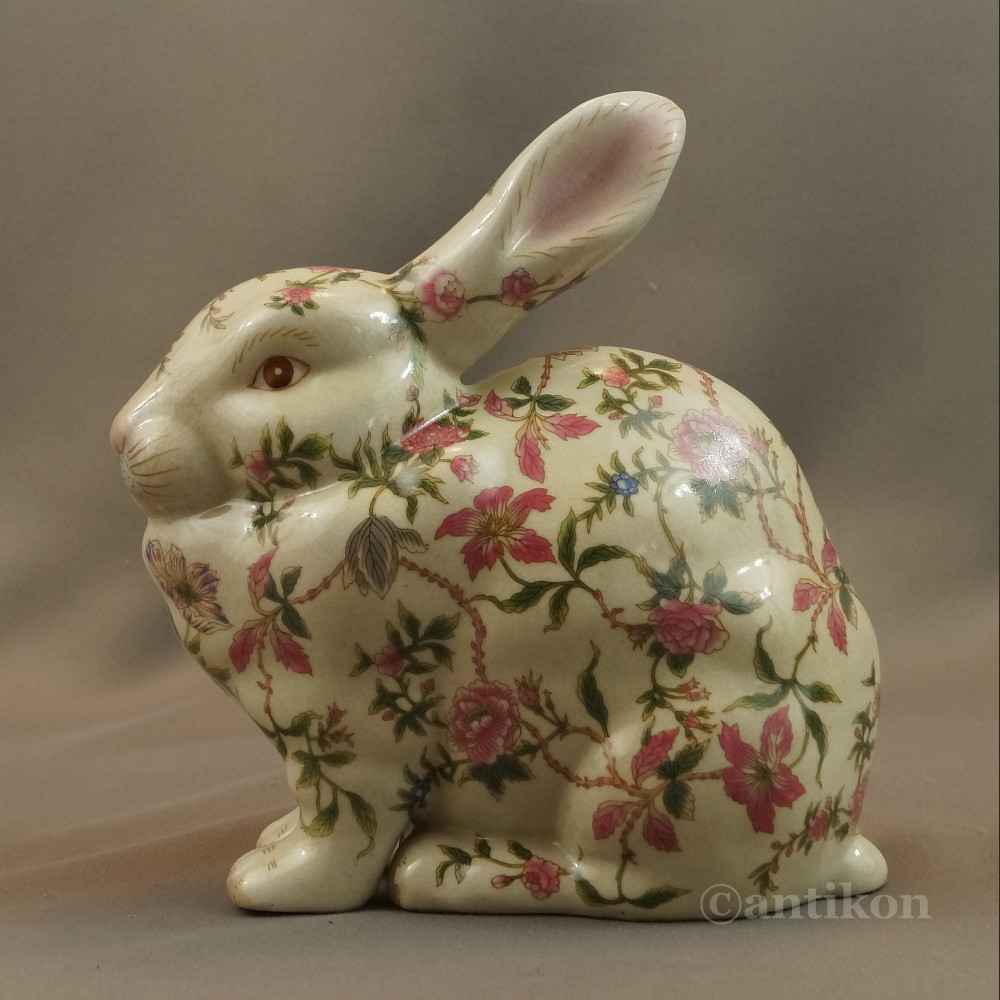 Zając z porcelany malowany w kwiaty Zając z porcelany malowany w kwiaty