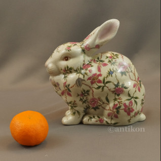 Zając z porcelany malowany w kwiaty Zając z porcelany malowany w kwiaty
