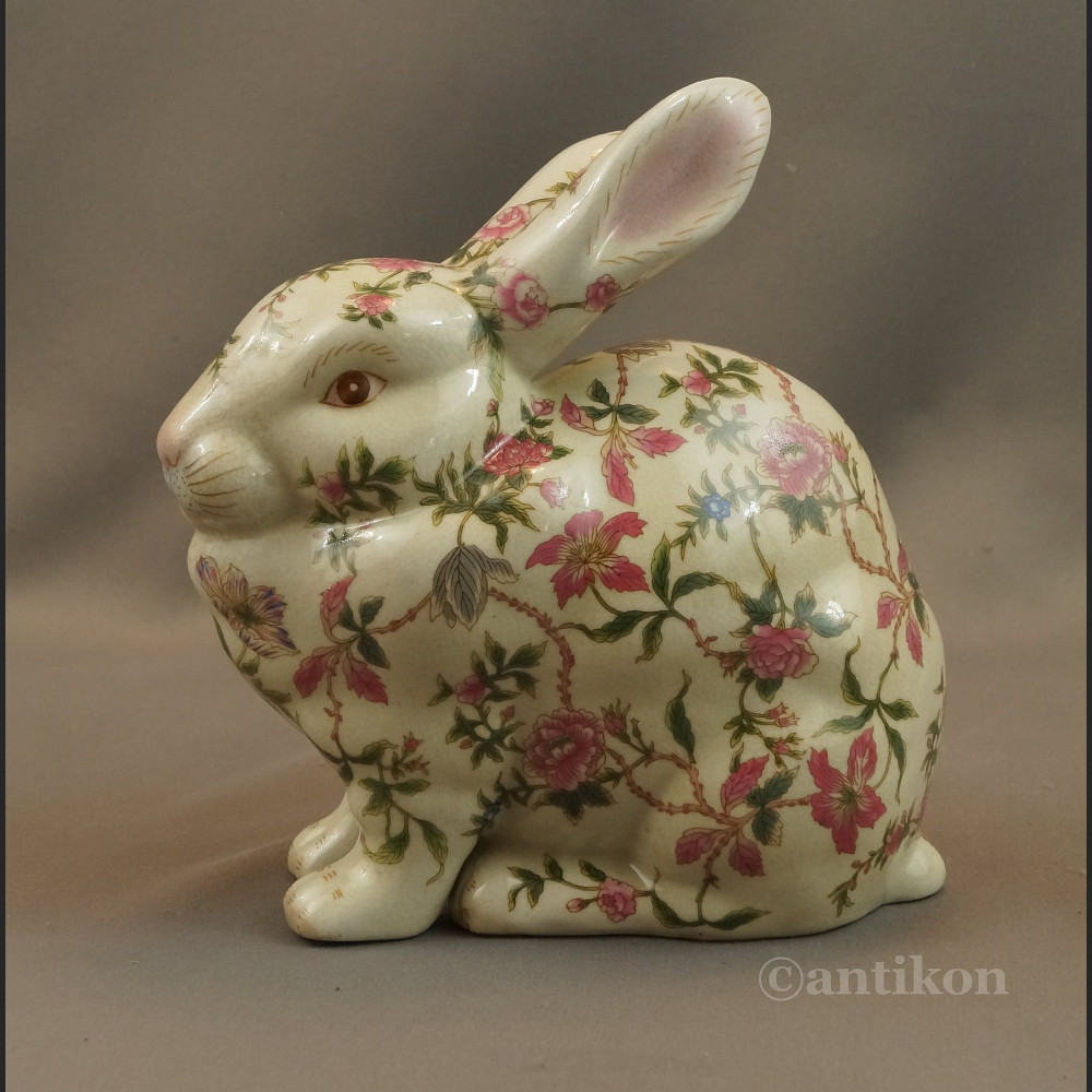 Zając z porcelany malowany w kwiaty Zając z porcelany malowany w kwiaty