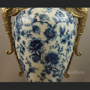 Wazon z wzorem cebulowym z porcelany 