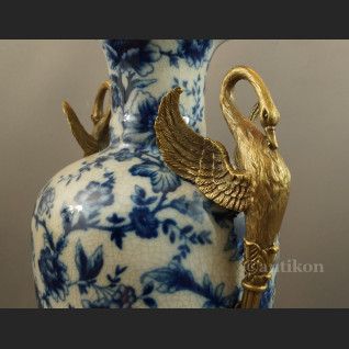 Wazon z wzorem cebulowym z porcelany 