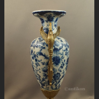 Wazon z wzorem cebulowym z porcelany 