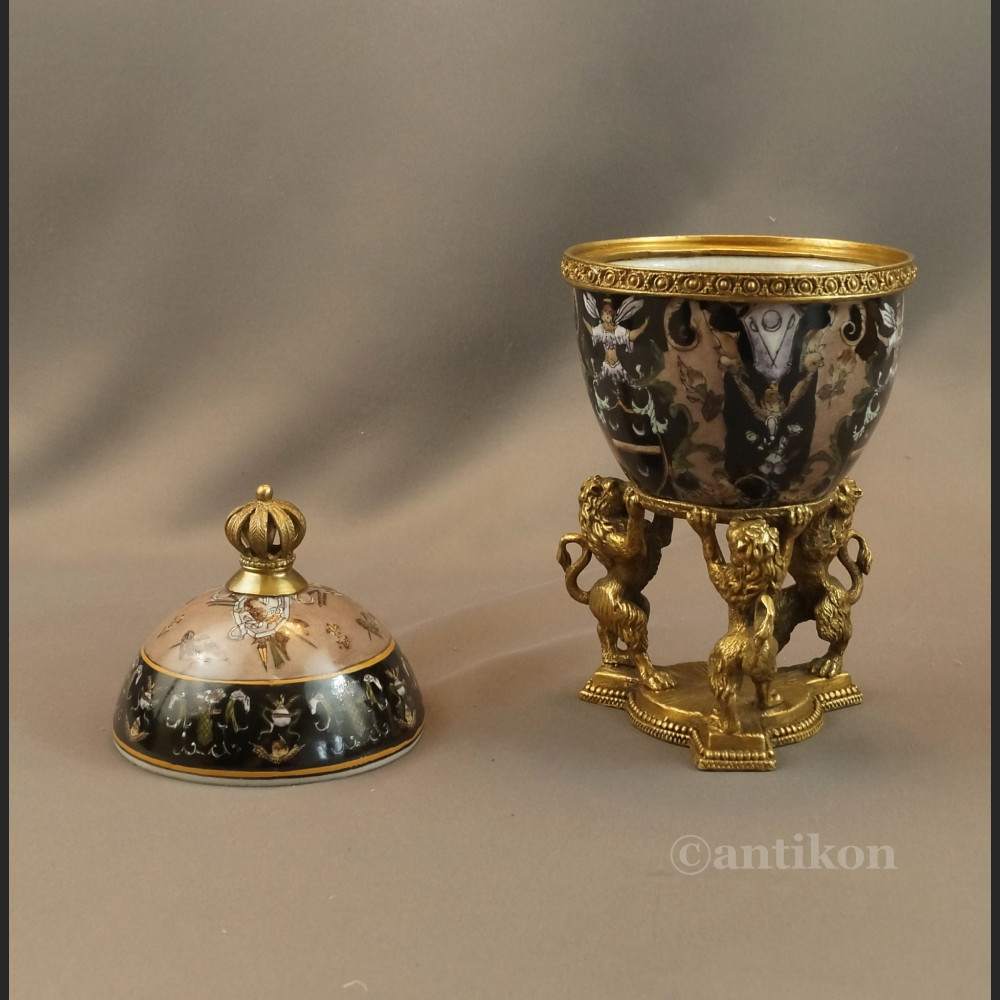Carskie jajo z lwami a la Faberge szkatuła 