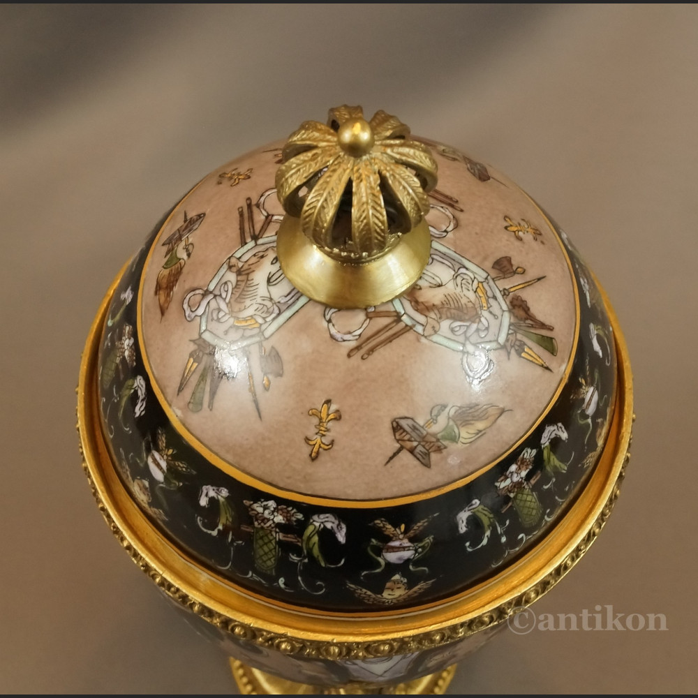 Carskie jajo z lwami a la Faberge szkatuła 