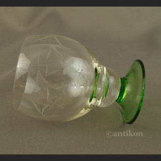 Kieliszki zielone do brandy lub nalewki 