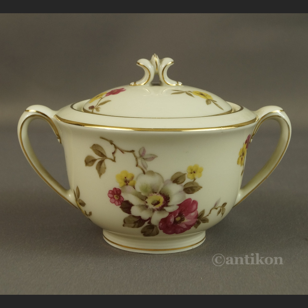 Śliczna kwiatowa cukierniczka z Bawarii Śliczna kwiatowa cukierniczka z Bawarii