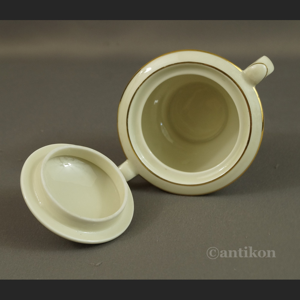 Śliczna kwiatowa cukierniczka z Bawarii Śliczna kwiatowa cukierniczka z Bawarii