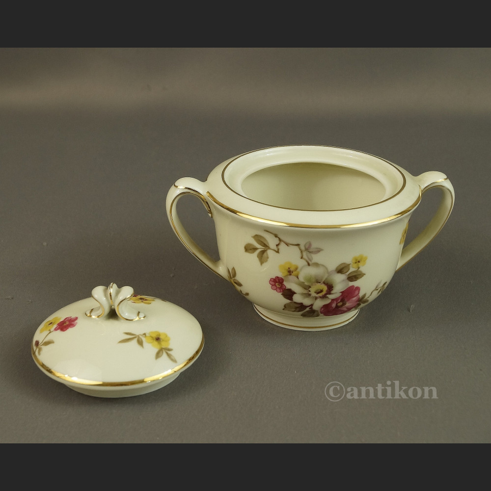 Śliczna kwiatowa cukierniczka z Bawarii Śliczna kwiatowa cukierniczka z Bawarii