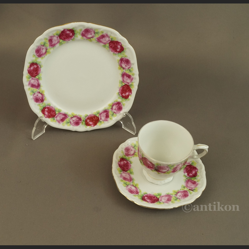 Trio porcelanowe z różami Bawaria Trio porcelanowe z różami Bawaria