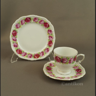 Trio porcelanowe z różami Bawaria Trio porcelanowe z różami Bawaria