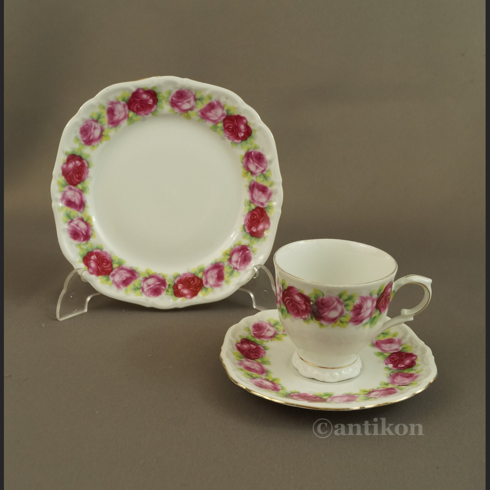 Trio porcelanowe z różami Bawaria Trio porcelanowe z różami Bawaria