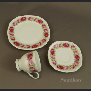 Trio porcelanowe z różami Bawaria Trio porcelanowe z różami Bawaria