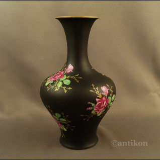 Czarny wazon z różami Rosenthal Czarny wazon z różami Rosenthal