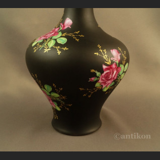 Czarny wazon z różami Rosenthal Czarny wazon z różami Rosenthal