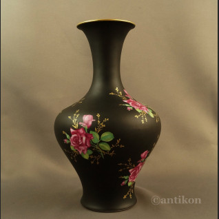 Czarny wazon z różami Rosenthal Czarny wazon z różami Rosenthal